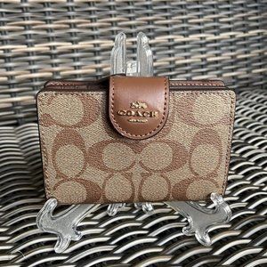 Coach Medium Corner Zip Wallet In Signature Canvas Khaki Saddle 2